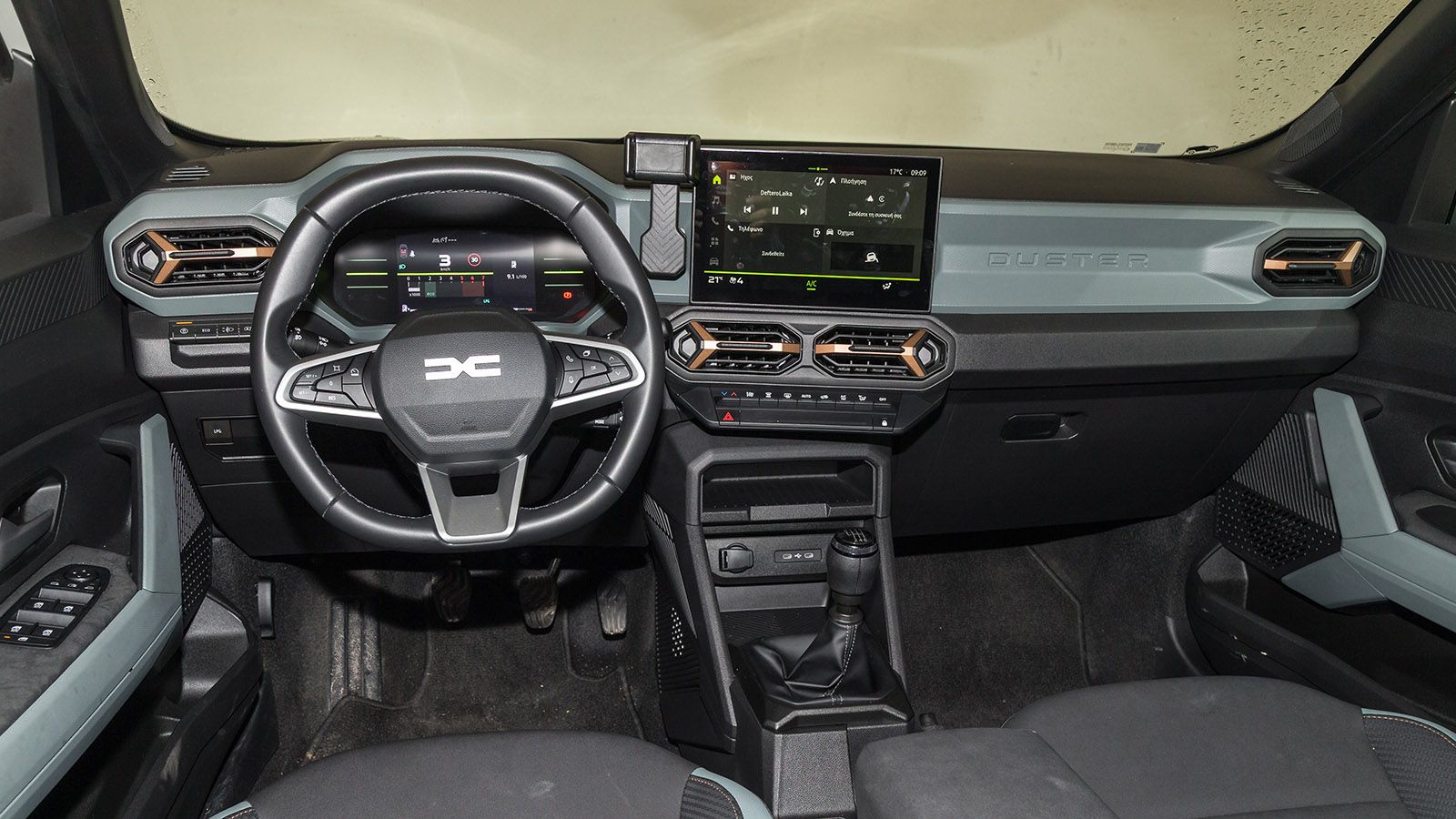 Dacia Duster. Πόσο καλό είναι σε εξοπλισμό άνεσης και ασφάλειας.